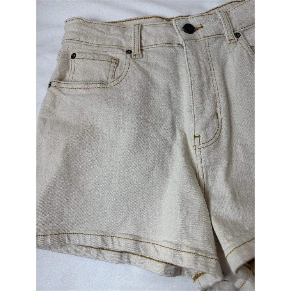 Roxy Authentic Mid Rise Denim Beach Fit Shorts Off White Beige Size‎ 29 NWT